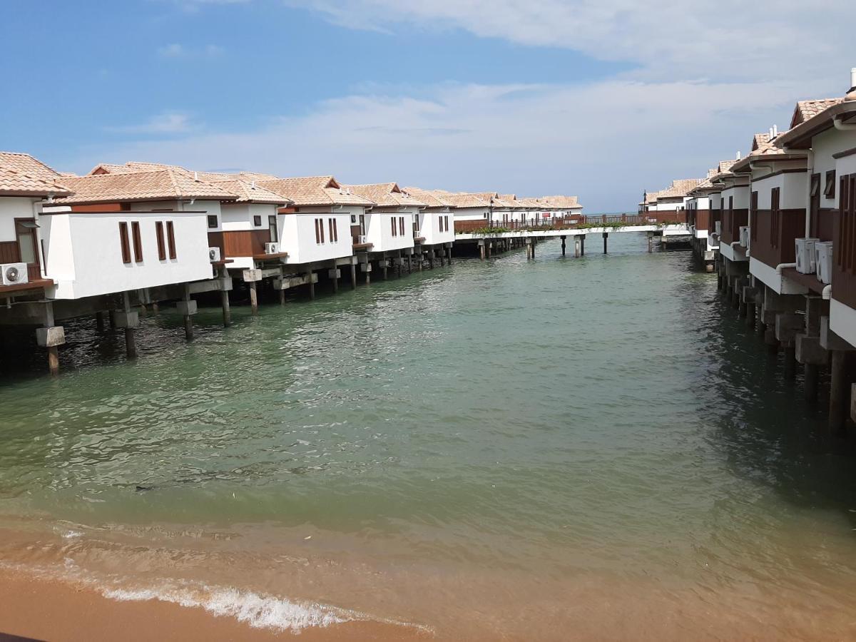 Wonderland Private Pool Villas At Port Dickson Esterno foto